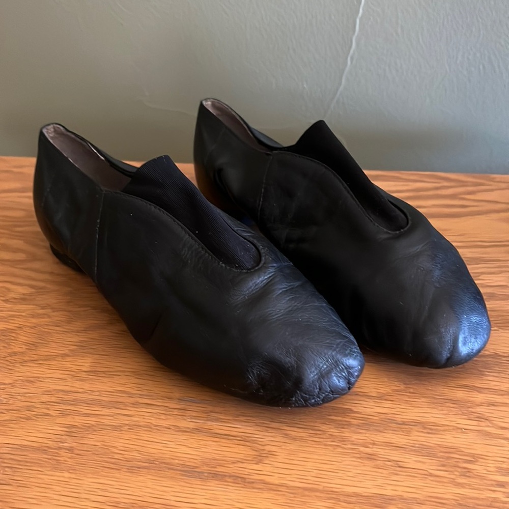 Blotch dance slippers, size 6.5L